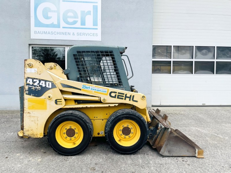 Gehl SL4240 (3746) - Skid steer: gambar 2 Gehl SL4240 (3746) - Skid steer: gambar 2