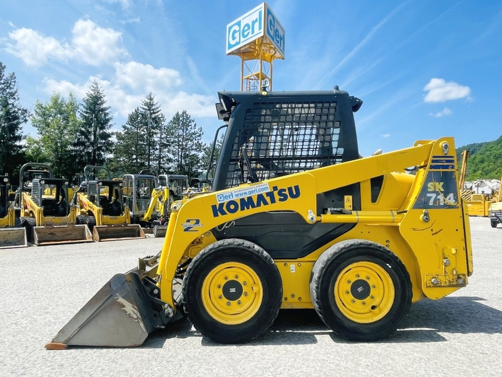 Komatsu SK714 (4012) - Skid steer: gambar 1 Komatsu SK714 (4012) - Skid steer: gambar 1