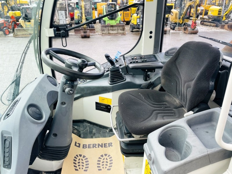 Liebherr L506C (3725) - Wheel loader: gambar 5 Liebherr L506C (3725) - Wheel loader: gambar 5