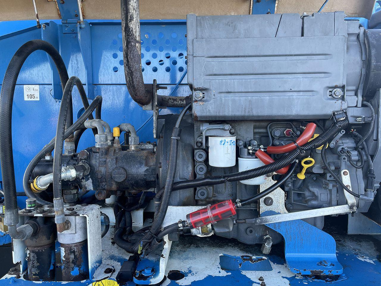 Boom teleskopik Genie S-60HC: gambar 8