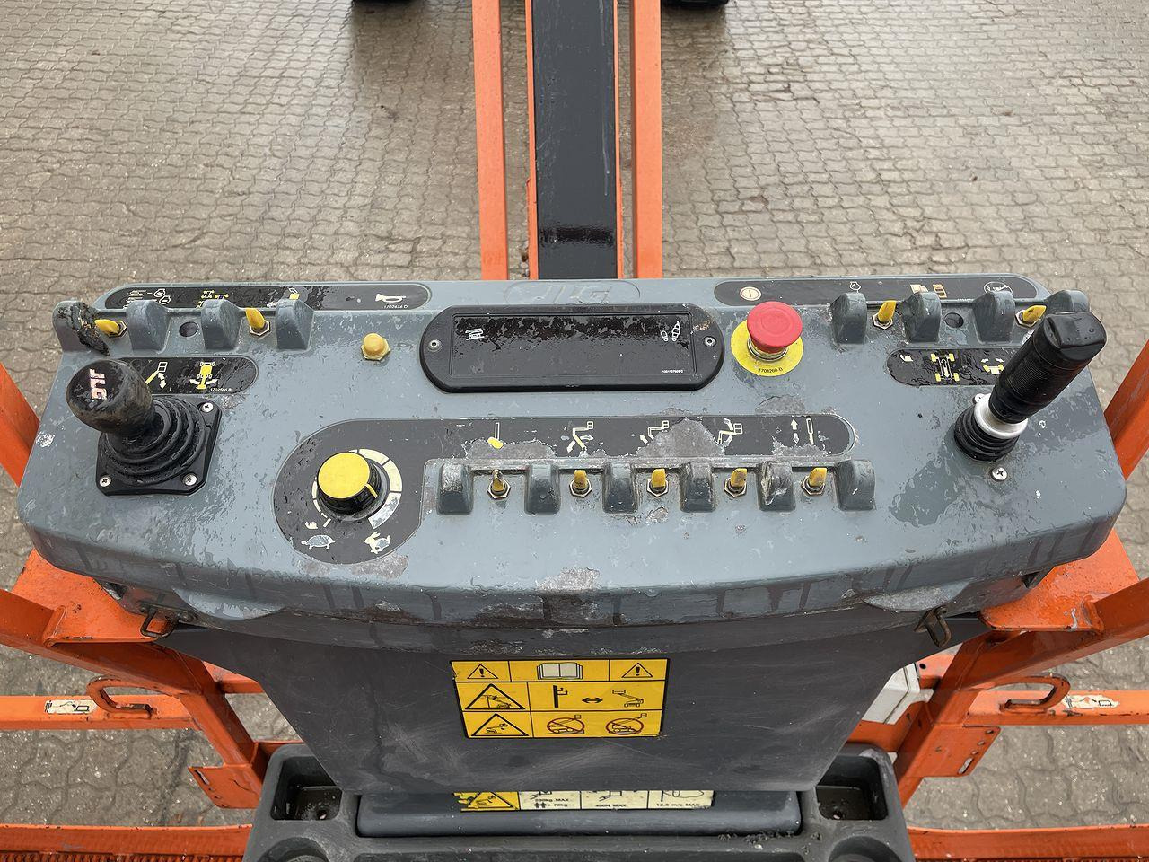 JLG 800AJ - Boom teleskopik: gambar 3 JLG 800AJ - Boom teleskopik: gambar 3