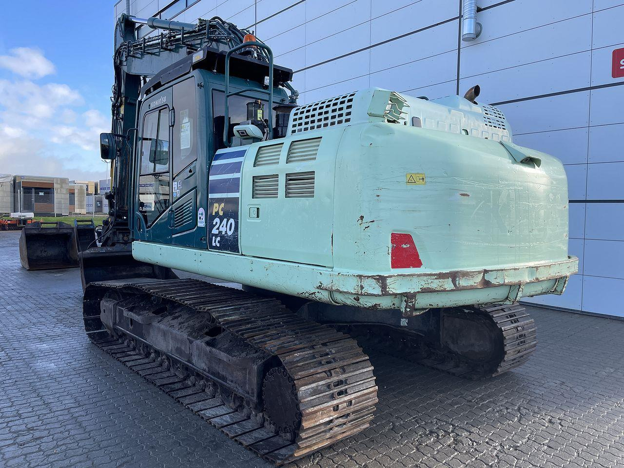 Komatsu PC240LCD-11 - Ekskavator perayap: gambar 2 Komatsu PC240LCD-11 - Ekskavator perayap: gambar 2