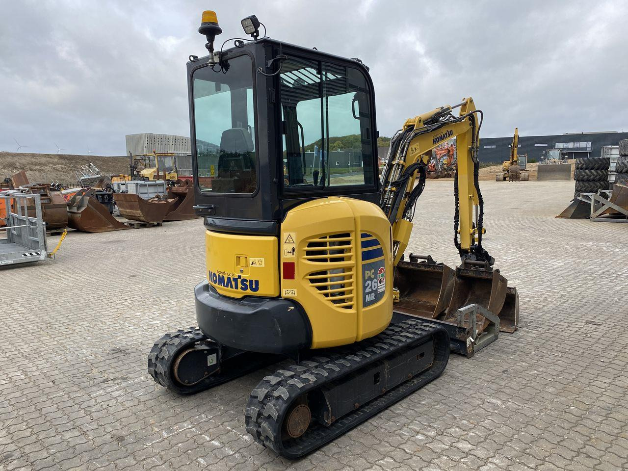 Komatsu PC26MR-3 - Ekskavator mini: gambar 4 Komatsu PC26MR-3 - Ekskavator mini: gambar 4