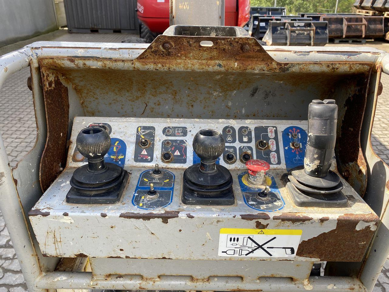 Manitou 200ATJ RC - Boom artikulasi: gambar 3 Manitou 200ATJ RC - Boom artikulasi: gambar 3