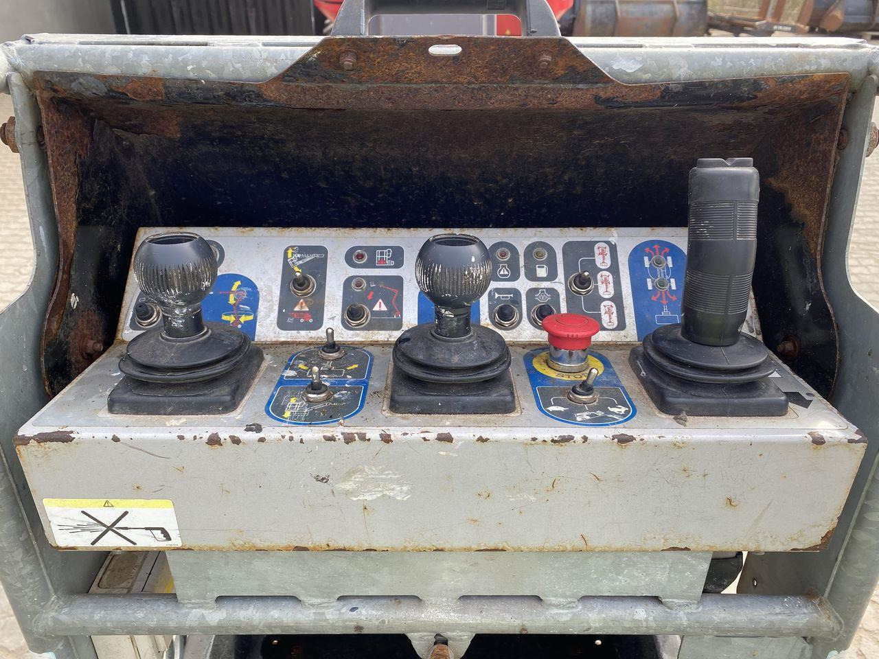 Manitou 200ATJ RC - Boom artikulasi: gambar 3 Manitou 200ATJ RC - Boom artikulasi: gambar 3