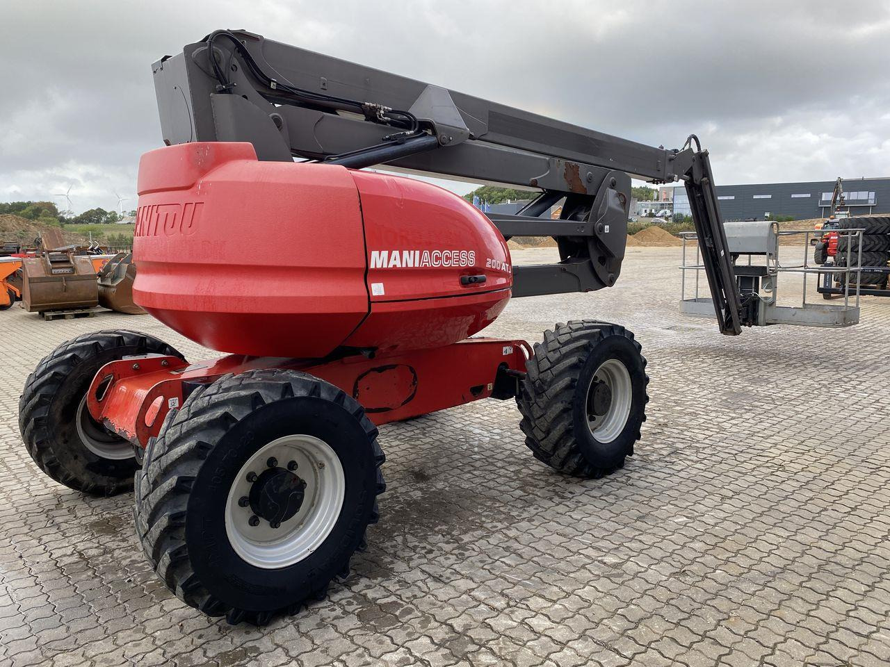 Manitou 200ATJ RC - Boom artikulasi: gambar 4 Manitou 200ATJ RC - Boom artikulasi: gambar 4