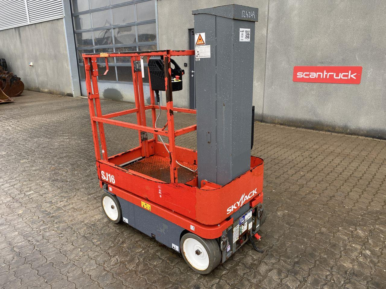 Skyjack SJ16 - Lift tiang vertikal: gambar 2 Skyjack SJ16 - Lift tiang vertikal: gambar 2