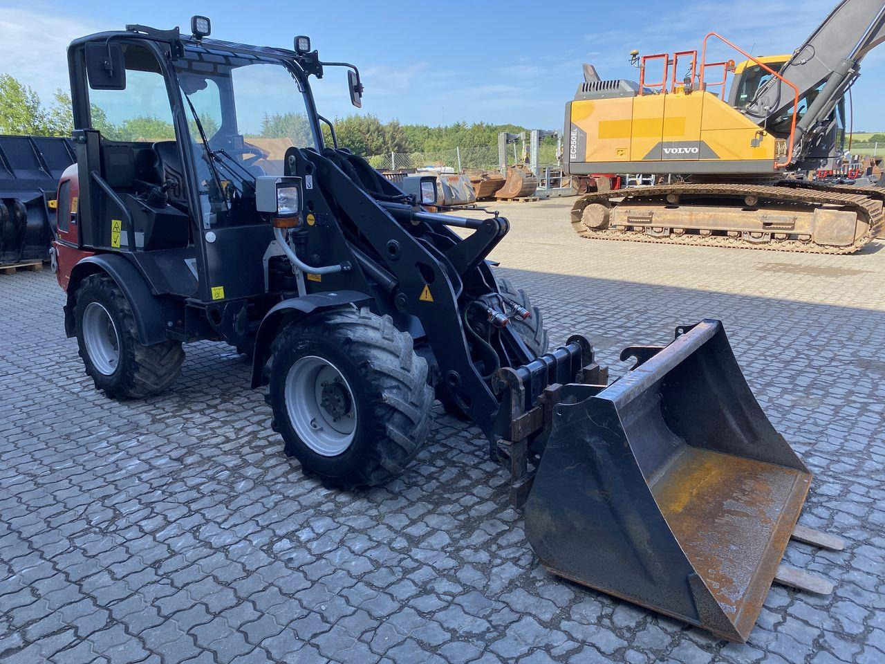 Weidemann 2070 - Pemuat ringkas: gambar 5 Weidemann 2070 - Pemuat ringkas: gambar 5