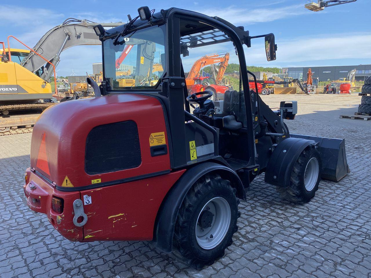 Weidemann 2070 - Pemuat ringkas: gambar 4 Weidemann 2070 - Pemuat ringkas: gambar 4