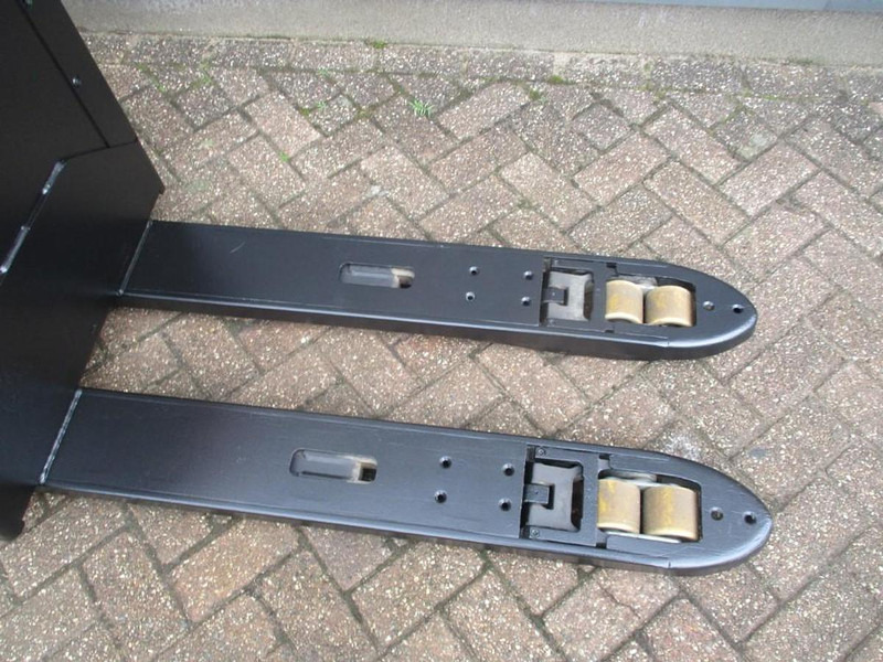 BT LPE 200 - Truk pallet: gambar 4 BT LPE 200 - Truk pallet: gambar 4