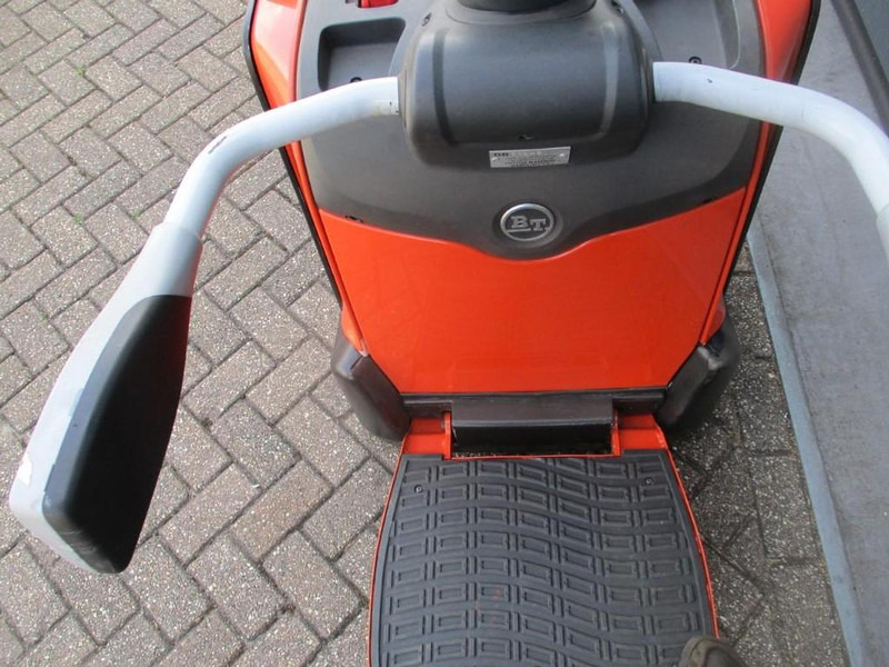 BT LPE200 - Truk pallet: gambar 5 BT LPE200 - Truk pallet: gambar 5