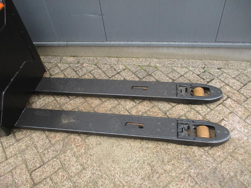 BT LPE200 - Truk pallet: gambar 3 BT LPE200 - Truk pallet: gambar 3