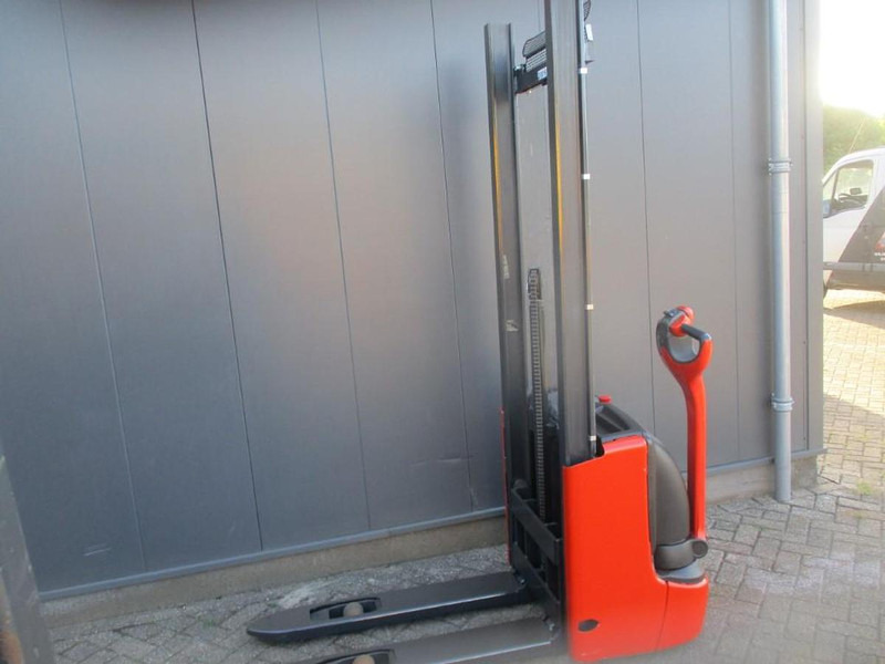 Linde L 10 - Penumpuk: gambar 1 Linde L 10 - Penumpuk: gambar 1
