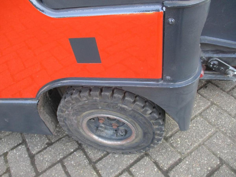Linde P 60 - Traktor derek: gambar 4 Linde P 60 - Traktor derek: gambar 4