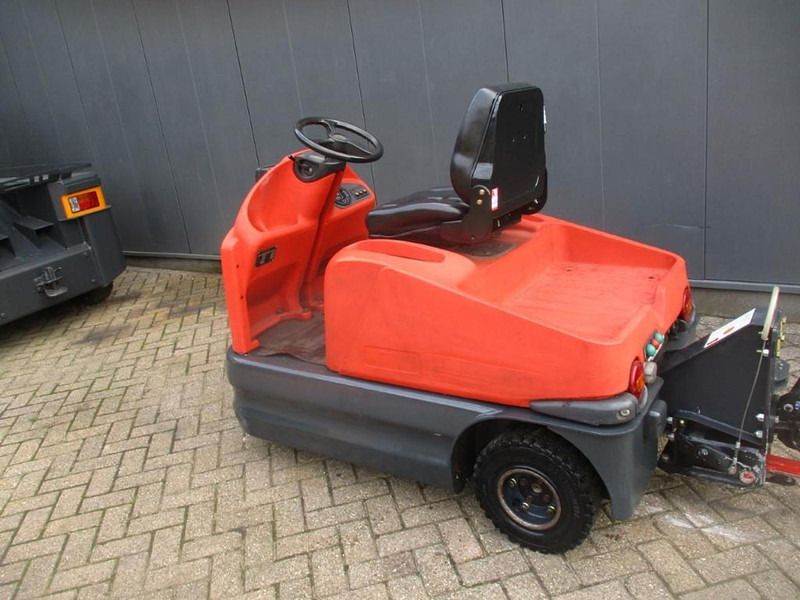 Linde P 60 - Traktor derek: gambar 3 Linde P 60 - Traktor derek: gambar 3