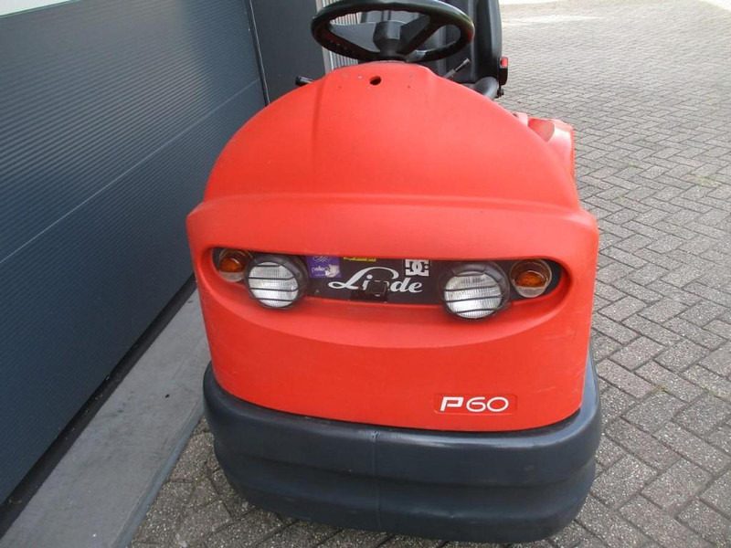 Linde P 60 - Traktor derek: gambar 5 Linde P 60 - Traktor derek: gambar 5