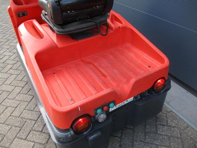 Linde P 60 - Traktor derek: gambar 4 Linde P 60 - Traktor derek: gambar 4