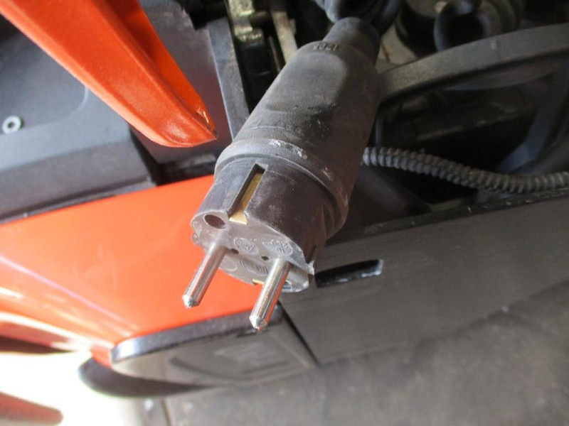 Toyota LPE200 - Truk pallet: gambar 5 Toyota LPE200 - Truk pallet: gambar 5