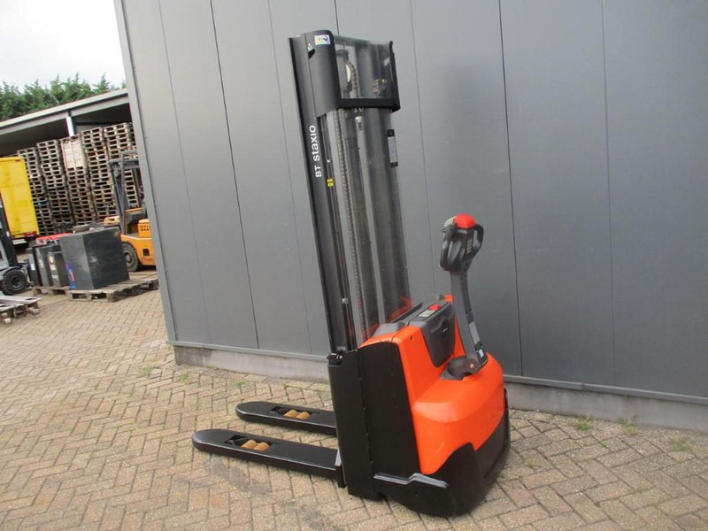 Toyota SWE 100 - Penumpuk: gambar 3 Toyota SWE 100 - Penumpuk: gambar 3