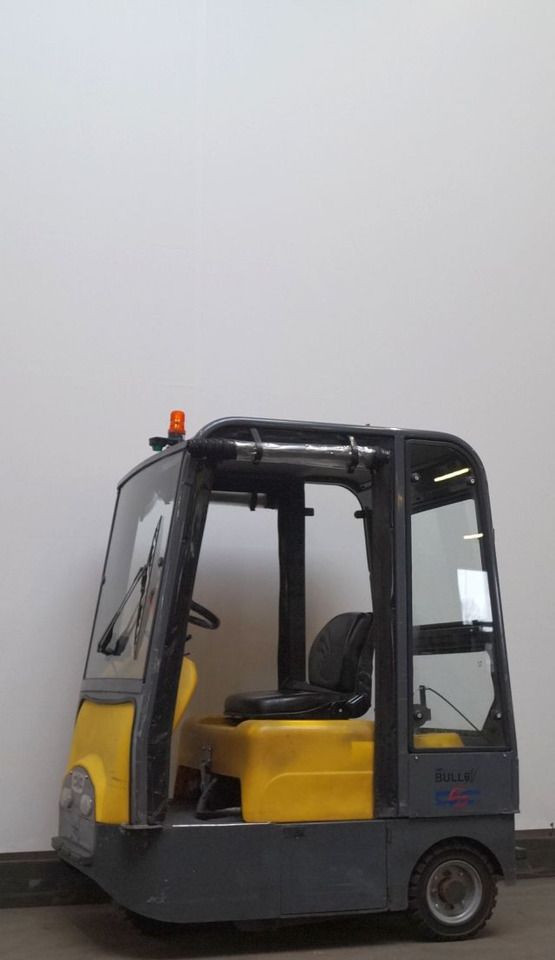 Dec Bull 6N - Traktor derek: gambar 1 Dec Bull 6N - Traktor derek: gambar 1
