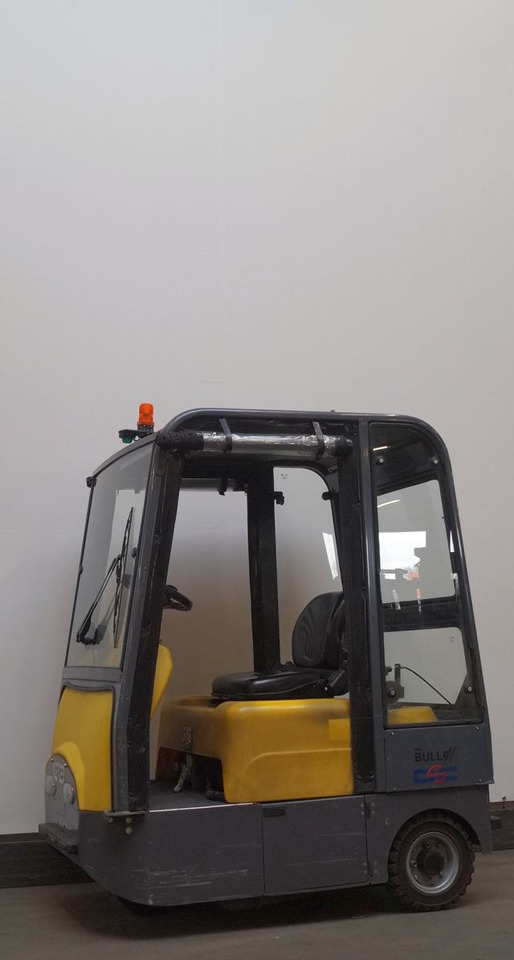 Dec Bull 6N - Traktor derek: gambar 1 Dec Bull 6N - Traktor derek: gambar 1
