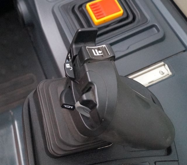 Jungheinrich EFG425 - Forklift listrik: gambar 5 Jungheinrich EFG425 - Forklift listrik: gambar 5