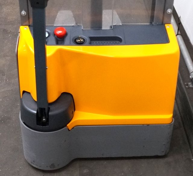 Jungheinrich EJC M10 - Penumpuk: gambar 3 Jungheinrich EJC M10 - Penumpuk: gambar 3