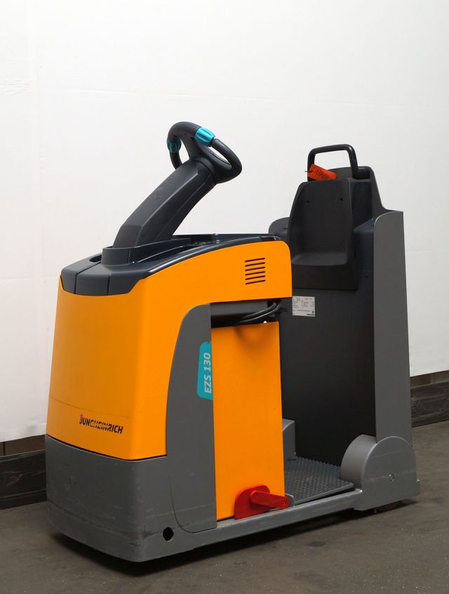 Jungheinrich EZS130 - Traktor derek: gambar 1 Jungheinrich EZS130 - Traktor derek: gambar 1