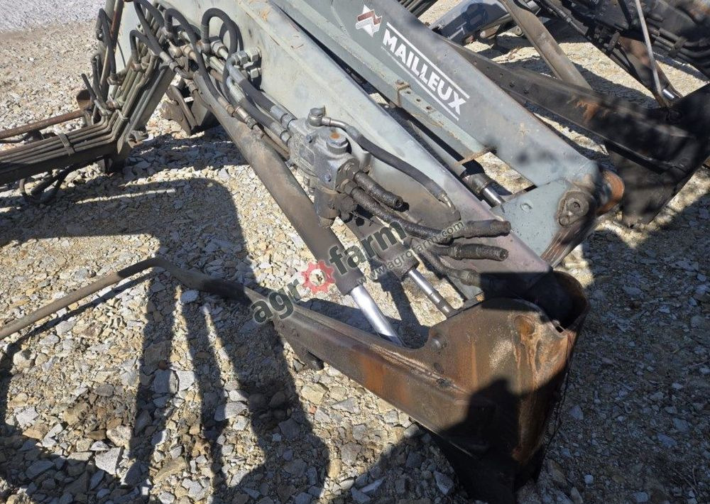 Ładowacz czołowy Mailleux MX 100 - Pemuat depan untuk traktor: gambar 4 Ładowacz czołowy Mailleux MX 100 - Pemuat depan untuk traktor: gambar 4