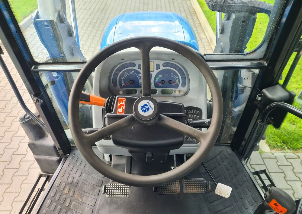 Traktor New Holland T5040: gambar 8