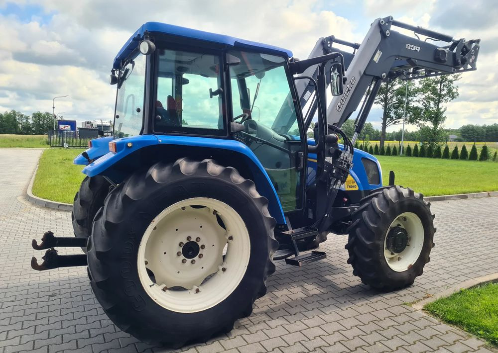 New Holland T5040 - Traktor: gambar 4 New Holland T5040 - Traktor: gambar 4