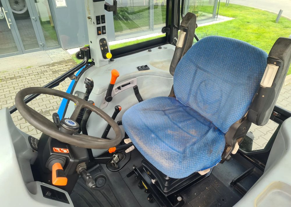 Traktor New Holland T5040: gambar 6