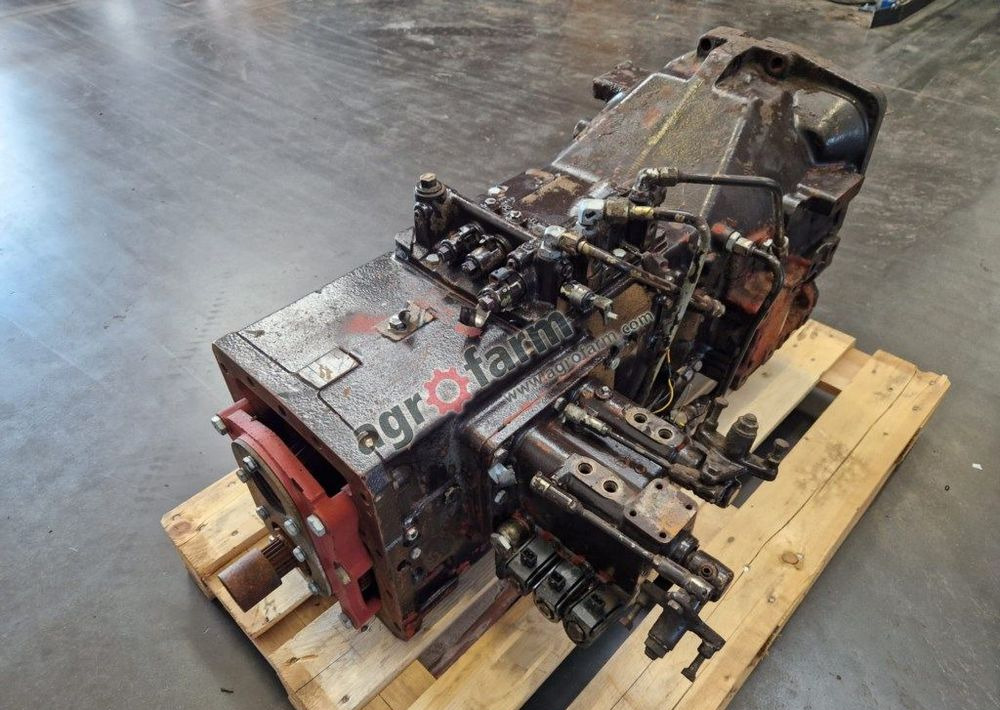 Skrzynia biegów New Holland M100 - Gearbox: gambar 1 Skrzynia biegów New Holland M100 - Gearbox: gambar 1