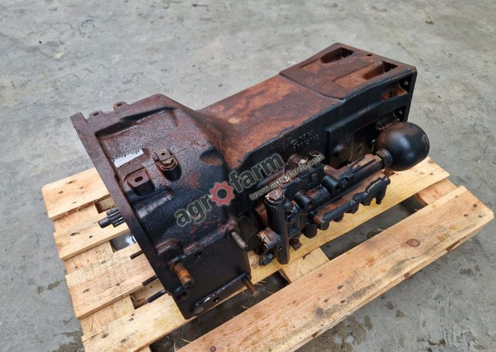 Skrzynia biegów New Holland T5040 - Gearbox: gambar 1 Skrzynia biegów New Holland T5040 - Gearbox: gambar 1