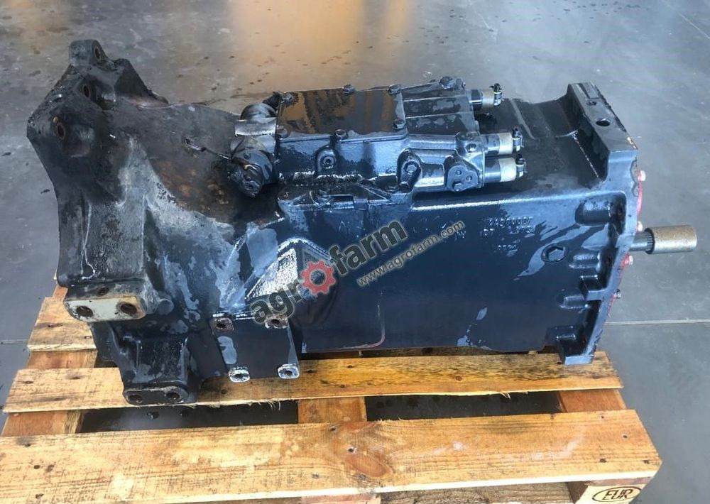 Skrzynia biegów New Holland TS100A 47132498 - Gearbox: gambar 4 Skrzynia biegów New Holland TS100A 47132498 - Gearbox: gambar 4