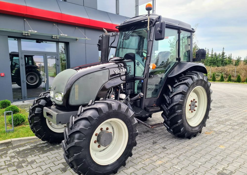 Valtra A93 - Traktor: gambar 1 Valtra A93 - Traktor: gambar 1