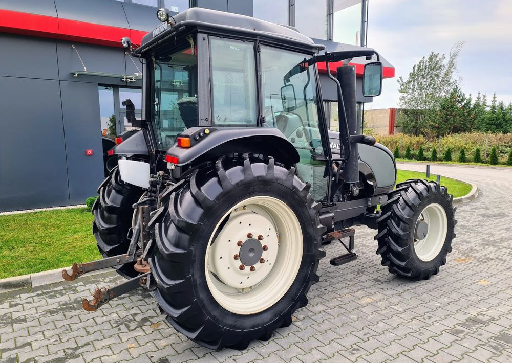 Valtra A93 - Traktor: gambar 4 Valtra A93 - Traktor: gambar 4