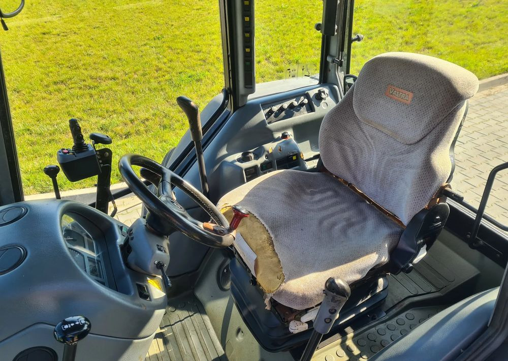 Valtra A95 - Traktor: gambar 5 Valtra A95 - Traktor: gambar 5