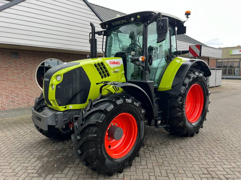Claas Arion 530 CIS+ - Traktor: gambar 1 Claas Arion 530 CIS+ - Traktor: gambar 1