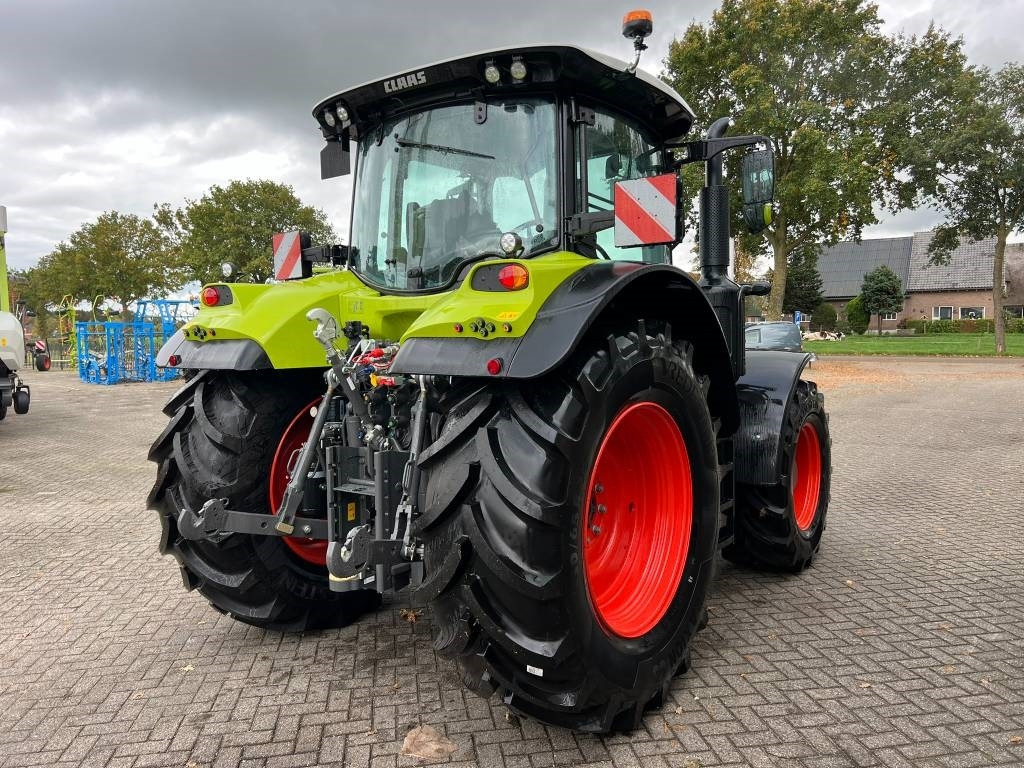 Claas Arion 530 CIS+ - Traktor: gambar 5 Claas Arion 530 CIS+ - Traktor: gambar 5