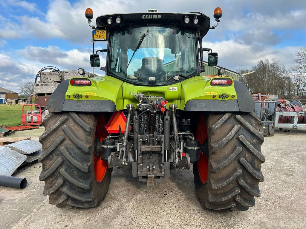 Claas Arion 650 Cmatic - Traktor: gambar 4 Claas Arion 650 Cmatic - Traktor: gambar 4