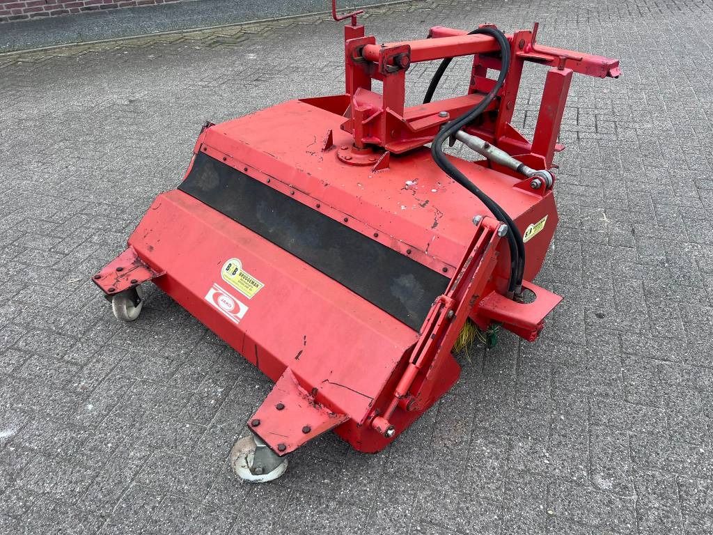 Jako 120 veegmachine - Sapu: gambar 1 Jako 120 veegmachine - Sapu: gambar 1