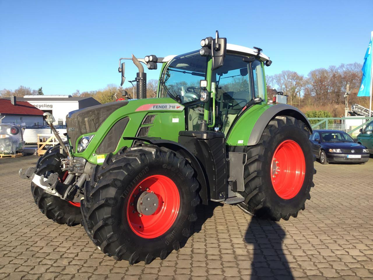 Fendt 718 Vario S4 - Traktor: gambar 1 Fendt 718 Vario S4 - Traktor: gambar 1