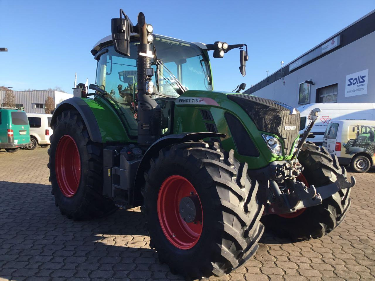 Fendt 718 Vario S4 - Traktor: gambar 4 Fendt 718 Vario S4 - Traktor: gambar 4