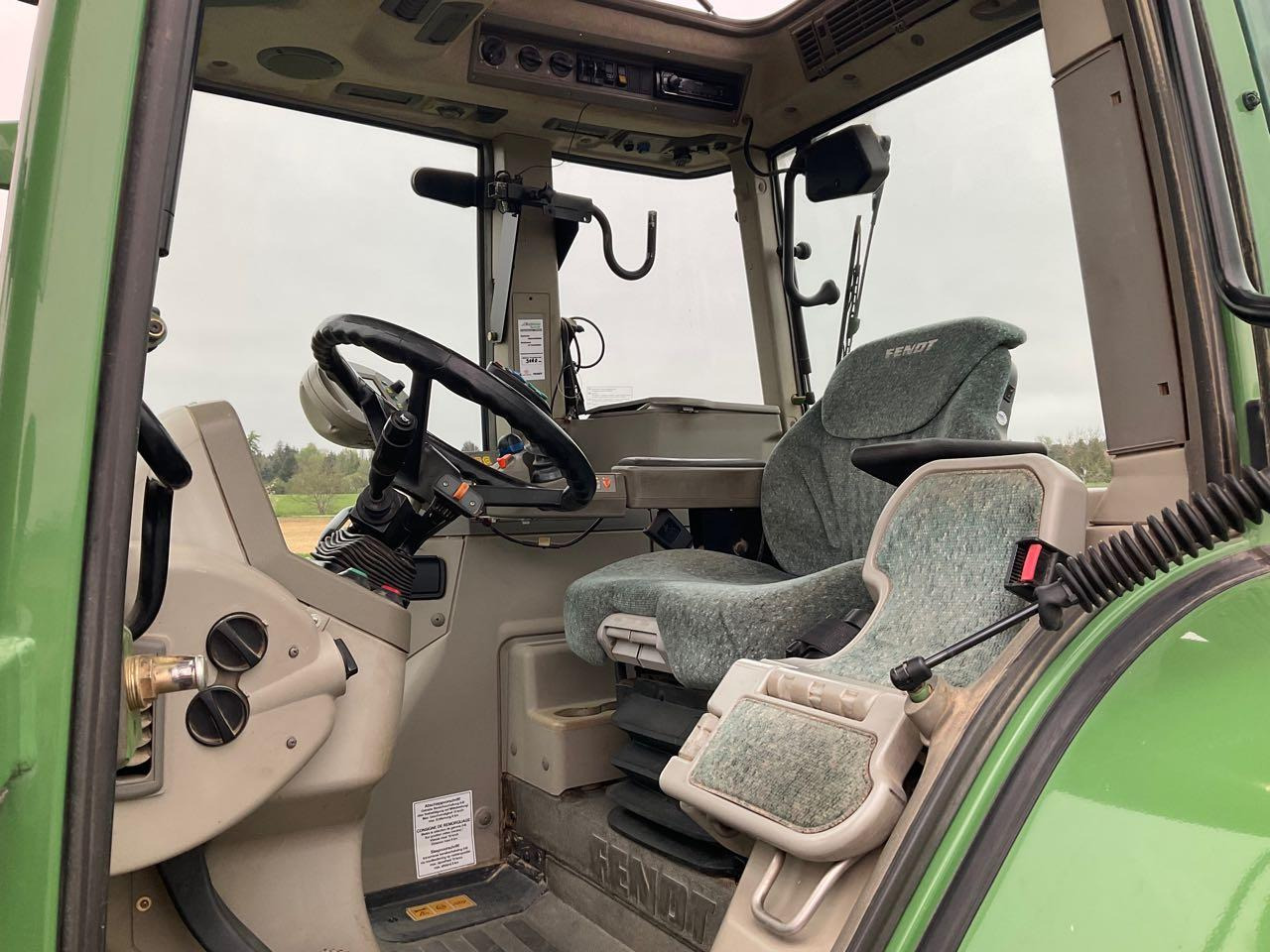 Fendt Vario 818 - Traktor: gambar 4 Fendt Vario 818 - Traktor: gambar 4