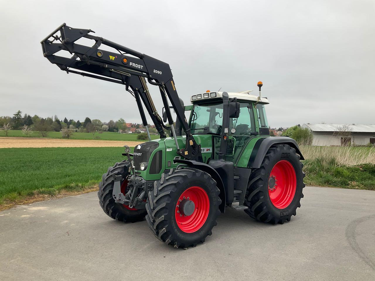 Fendt Vario 818 - Traktor: gambar 1 Fendt Vario 818 - Traktor: gambar 1