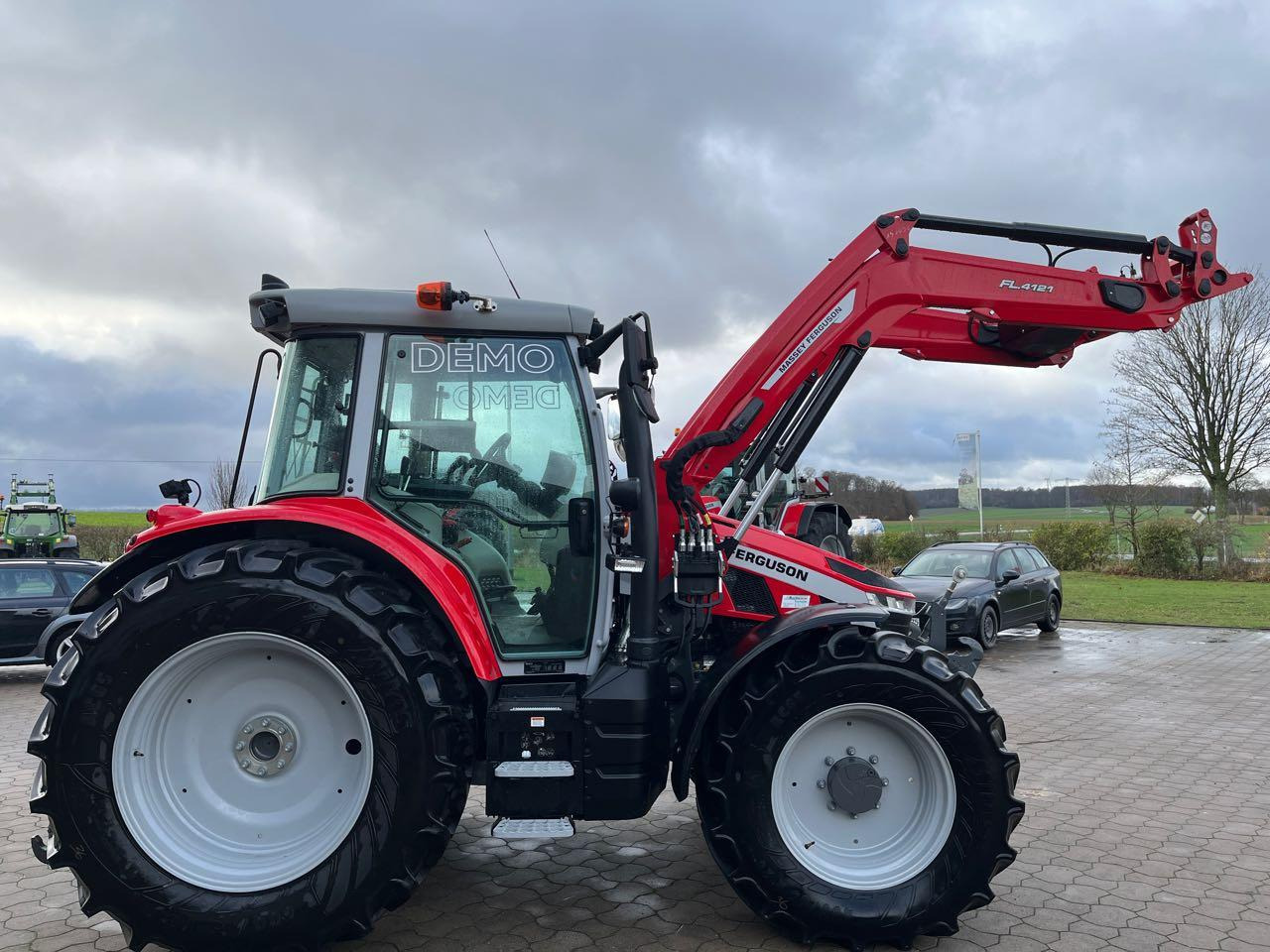 Massey Ferguson 5S. 125 Dyna-6 - Traktor: gambar 2 Massey Ferguson 5S. 125 Dyna-6 - Traktor: gambar 2