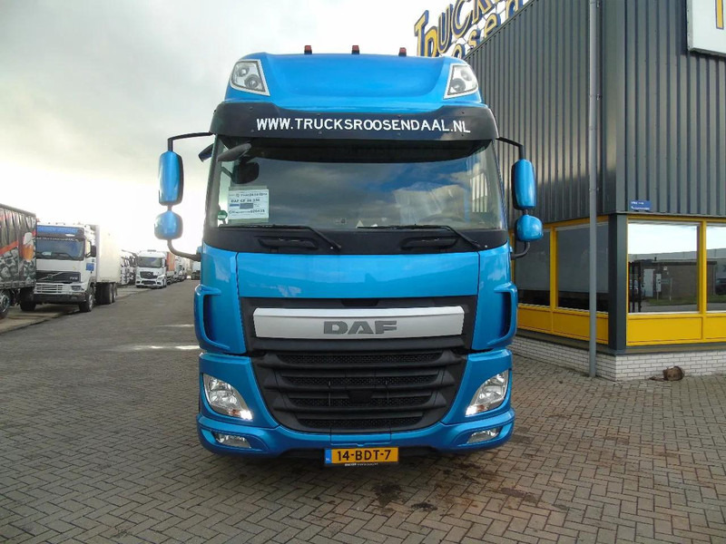 DAF CF 26.330 + CARRIER SUPRA + LOADLIFT - Truk berpendingin: gambar 2 DAF CF 26.330 + CARRIER SUPRA + LOADLIFT - Truk berpendingin: gambar 2