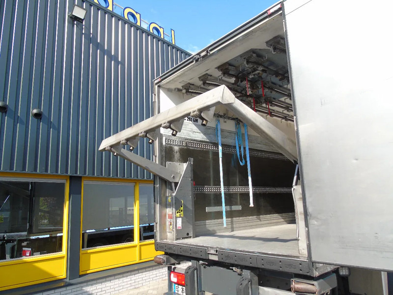DAF CF 410 + 8X2 + CHEREAU + MEAT HOOKS + ATP + EURO 6 - Truk berpendingin: gambar 5 DAF CF 410 + 8X2 + CHEREAU + MEAT HOOKS + ATP + EURO 6 - Truk berpendingin: gambar 5