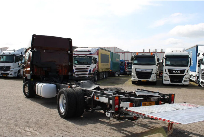 DAF CF 65 220 + lift + euro 5 - Truk sasis: gambar 5 DAF CF 65 220 + lift + euro 5 - Truk sasis: gambar 5